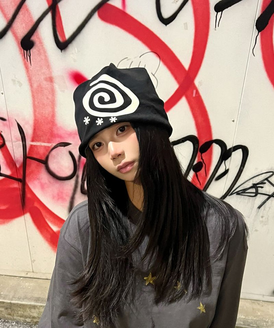 매장정품 6월 26일 배송 아모우 AMOU Reversible Stripe BEANIE BLACK 26SSAC04BK 169414