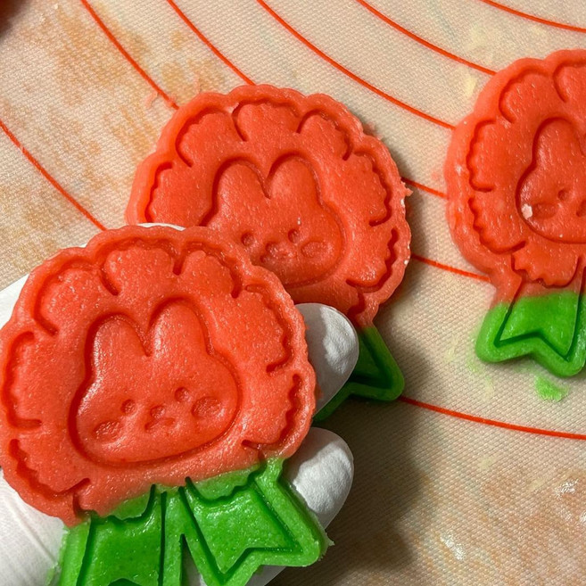 토끼 곰 카네이션 브로치 어버이날 스승의날 쿠키커터 쿠키틀, 1개, 1. 토끼 카네이션