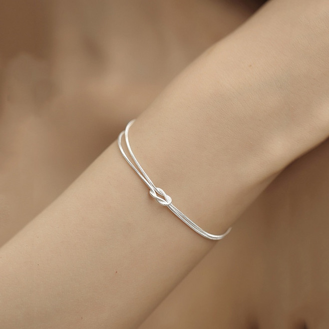 꽃소담 여성 레이어드 매듭 슬림 뱀줄 체인 팔찌 도금 실버 팔지 데일리룩 우정템 선물 케이스포장 HZHF3456