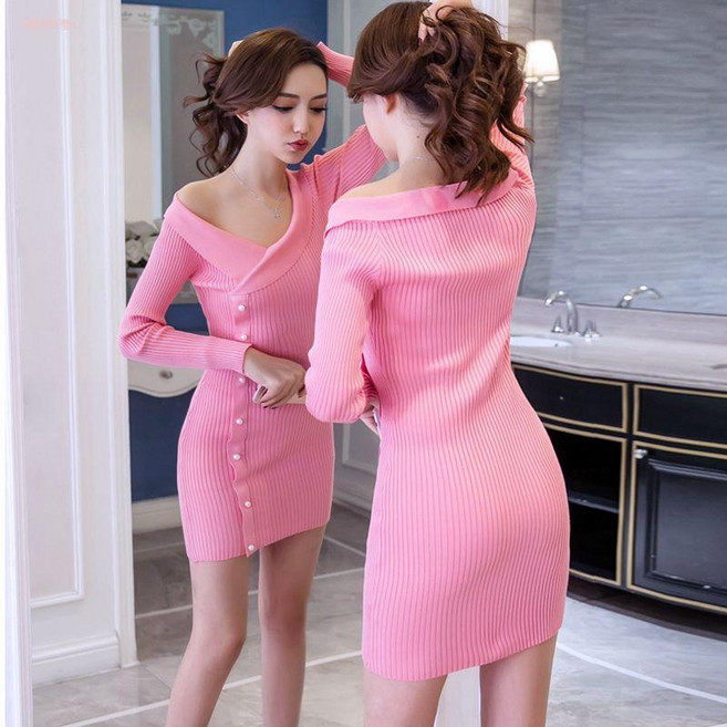 斜領粉色露肩開叉修身針織毛衣連衣裙