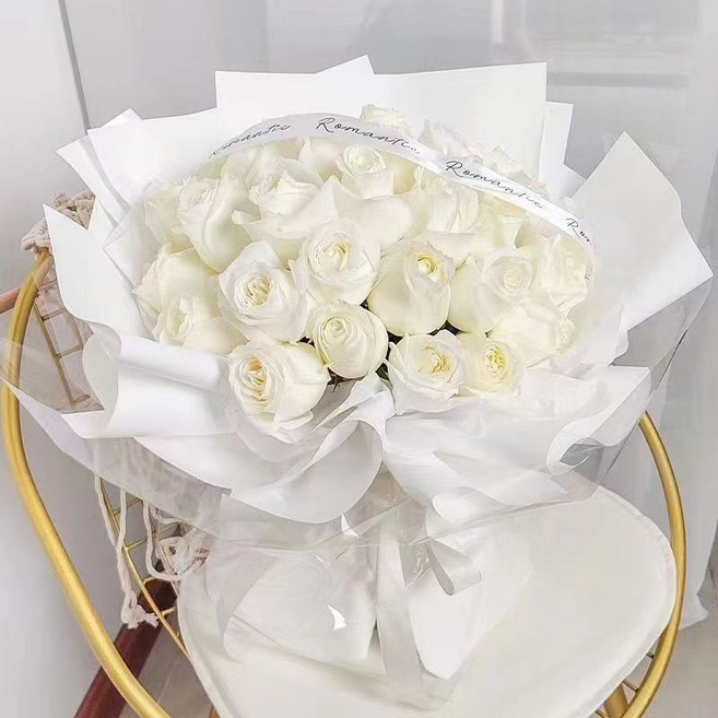 33朵玫瑰花束仿真永生花送女友母親生日禮物成品花束香皂花, 1個, 33朵白玫瑰送愛心賀卡+氛圍燈成品發貨免費代寫賀卡