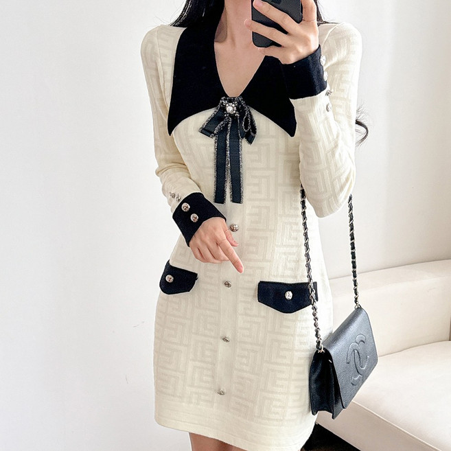 요시아나 [당일발송] 에루샤 코사지 리본장식 배색 카라넥 슬림 니트 원피스