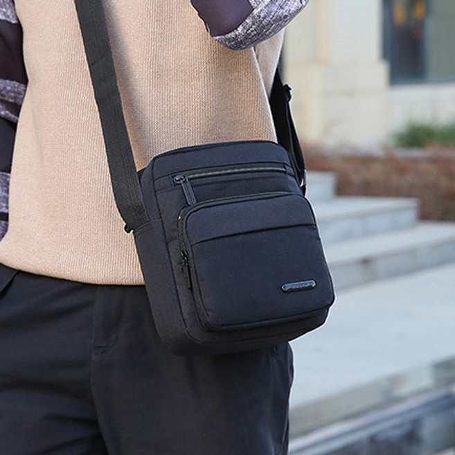 LEXPORT 남자 여자 아웃포켓 클래식 베이직 메신저백 비지니스 여행용 크로스백 가방 LP02