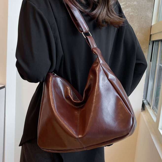 아노유 가벼운 데일리 가죽 크로와상 크로스백