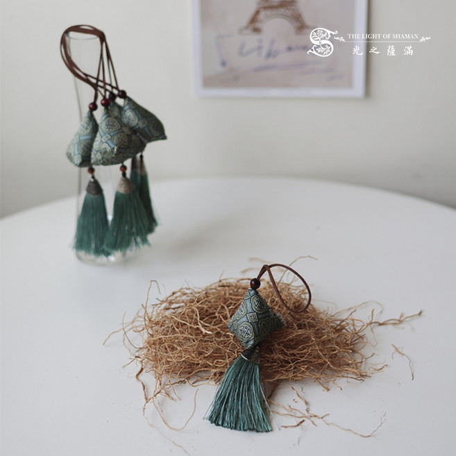 [光之薩滿] 岩蘭草香包, 1個