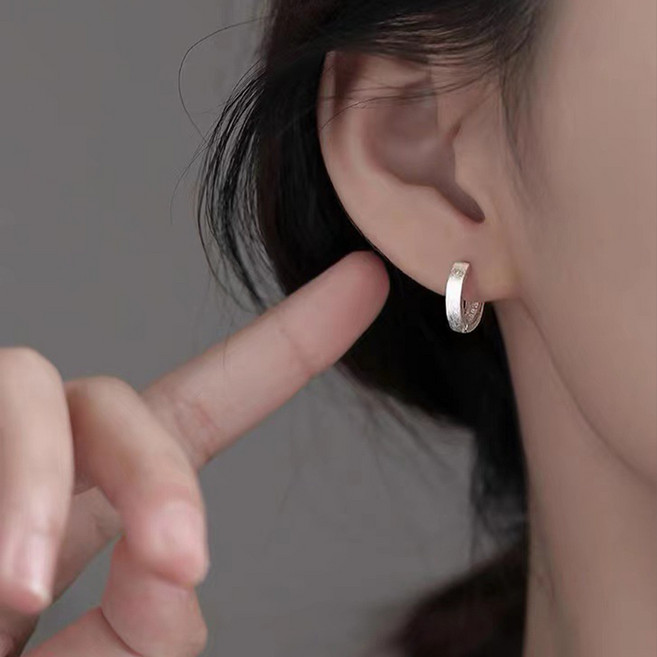 원오브나인 실버 무광 원형 원터치 귀걸이