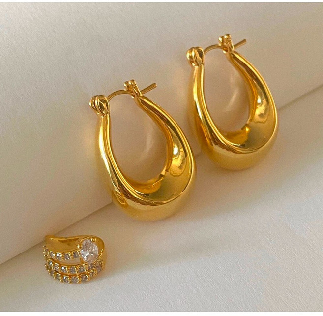 글로시 볼륨 후프 타원 링 귀걸이