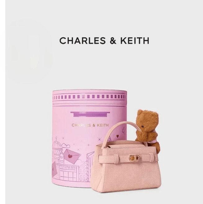 찰스앤키스 26년봄한정 악어캐리백 곰돌이 선물세트 CK2-50270880-4 2컬러