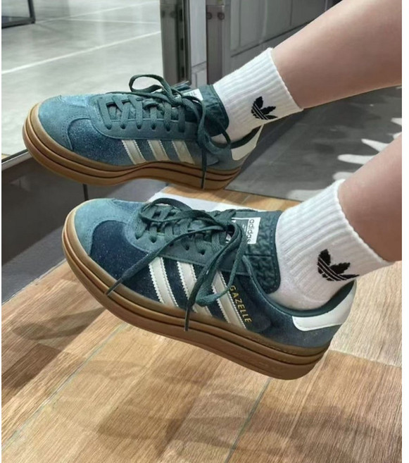 국내매장판 아디다스 가젤 볼드 여성 운동화 런닝화 IG4391