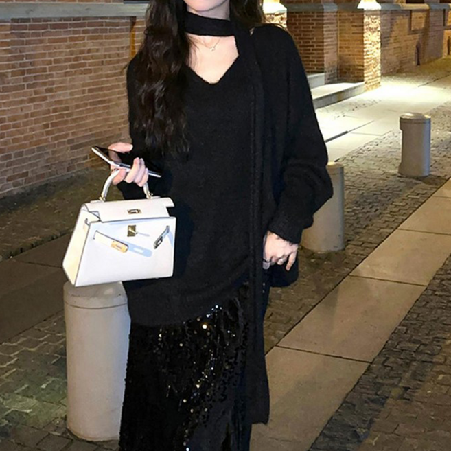 클레이스 울혼방 브이넥 니트 머플러세트