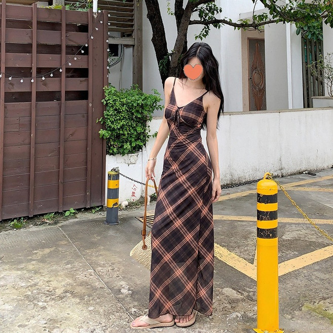 DFMEI 復古格子吊帶連衣裙女夏季修身顯瘦中長款網紗A字包臀小媽裙