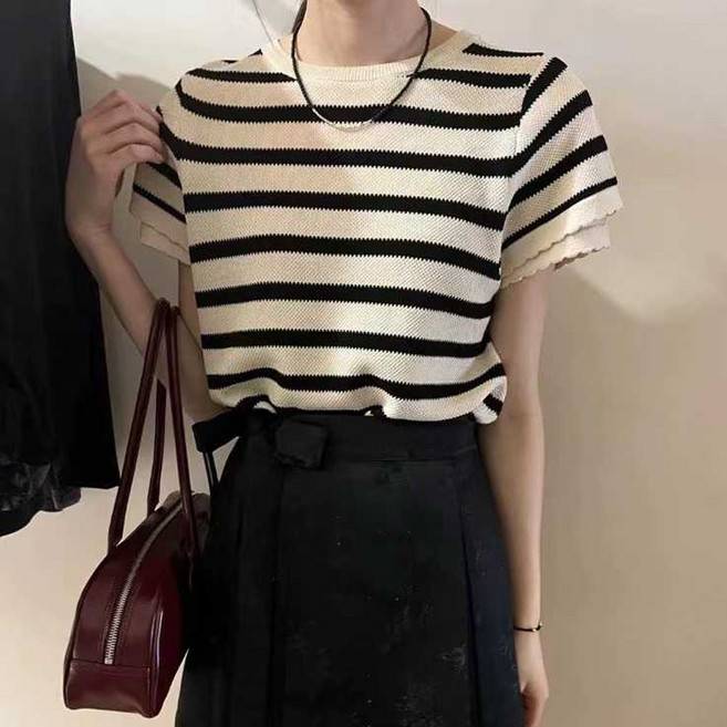 이서어패럴 라운드 여름 크롭 스트라이프 반팔니트 0093