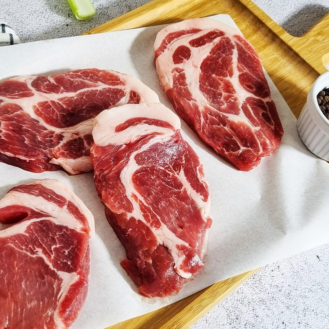 버크셔K 지리산흑돼지 목살 8~10mm 구이용, 1개, 600g