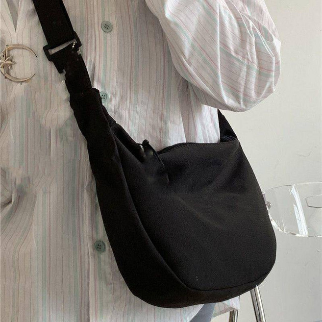 【Helena】華夫格餃子包 水餃包 斜背包 側背包 韓版素色學生ins日系原宿藝文簡約百搭休閒布包, 黑