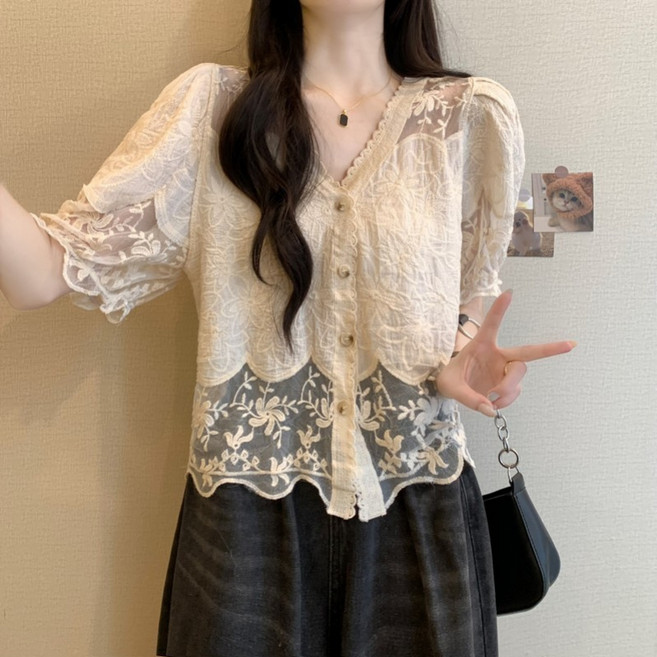 반팔 셔츠 여성 여름 브이넥 퍼프소매 숏 레이스 티셔츠