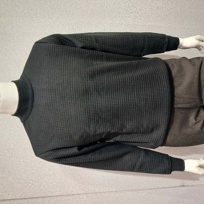 (이월 초특가 70%) 크로커다일 남성 겨울 겉면은 깔끔한 니트조직으로 안쪽은 융 소재를 본딩하여 보온성과 착용감 좋은 미니멀 하프넥 캐주얼 니트 티셔츠