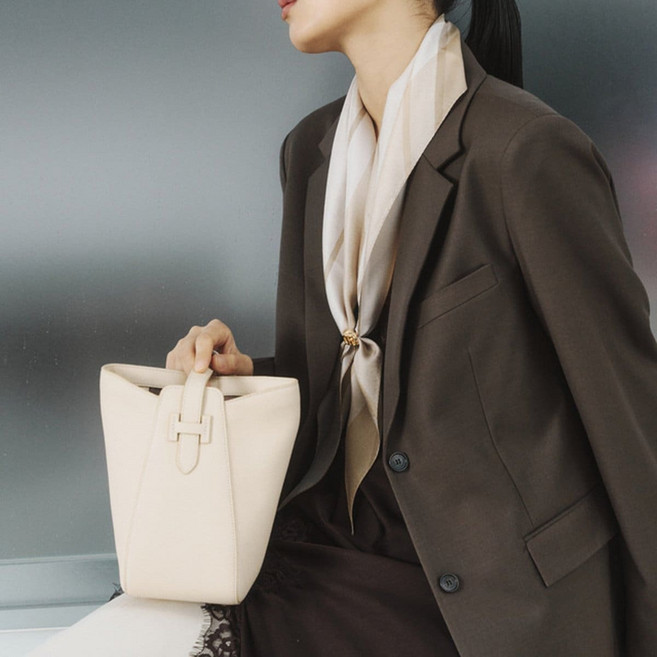 [국내백화점] 헤지스 [H-EDGE] 엣지백 시그니처 아이보리 레더 숄더 S 크로스백 숄더백