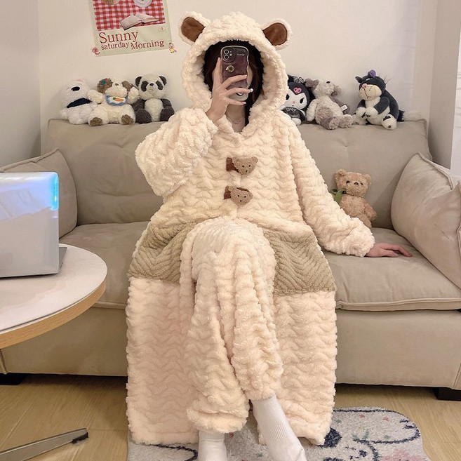 俏麗塑形店 珊瑚絨睡衣女 冬季加絨加厚保暖法蘭絨長款連帽睡袍 臺灣出貨