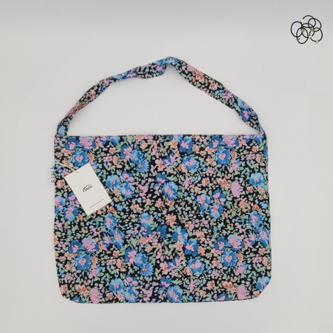 [국내매장판] 이미스 에코백 페인팅 플라워 가방 블랙 + 머리끈