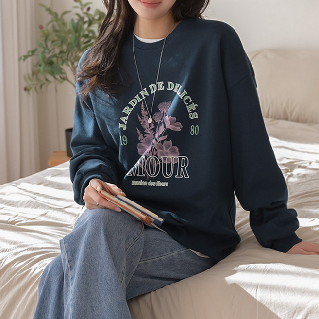 데일리앤 카닌 루즈핏 레터링 플라워 여성 라운드넥 긴팔 맨투맨