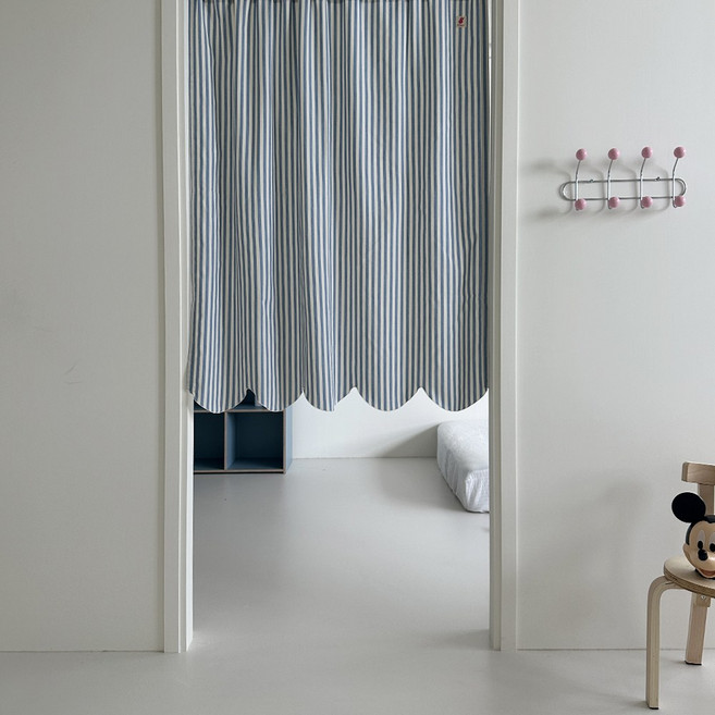 두잉썸 살짝 가리개 도어 커튼 medium