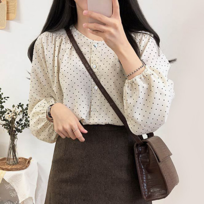 릴리아 토트 블라우스(2color) 데일리 데이트룩 하객룩