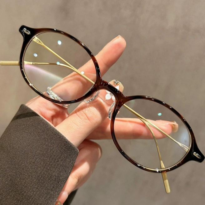 FEISEDY 블루라이트 차단 안경 오벌 레트로 빈티지 여성 스몰라운드 티타늄 B1578