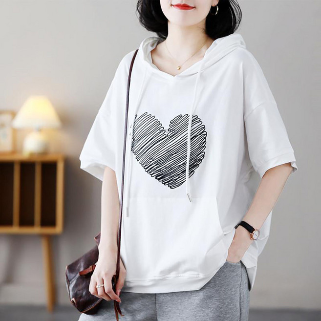 WANGBAIWAN 여성 후드 하트 프린트 반팔티 날씬해 보이는 맨투맨 베이직 캐주얼 티셔츠 데일리룩 S42658