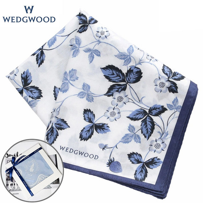 웨지우드 와일드 스트로베리 잉키블루 대형 프린트 손수건 여성 명품 선물용 58cm
