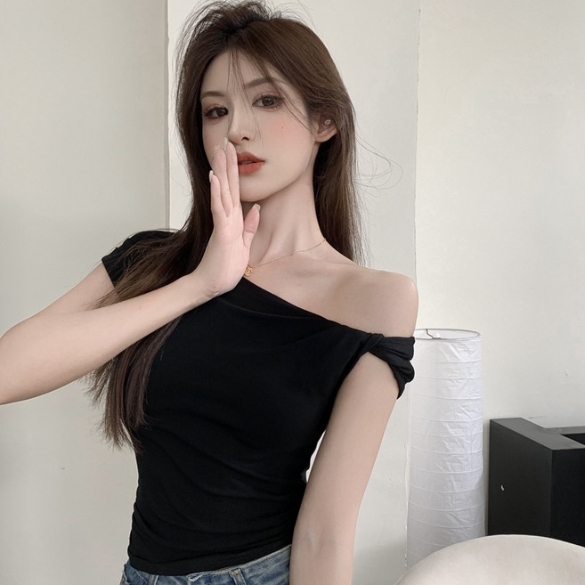 白色露肩短袖T恤女 短款一字肩上衣