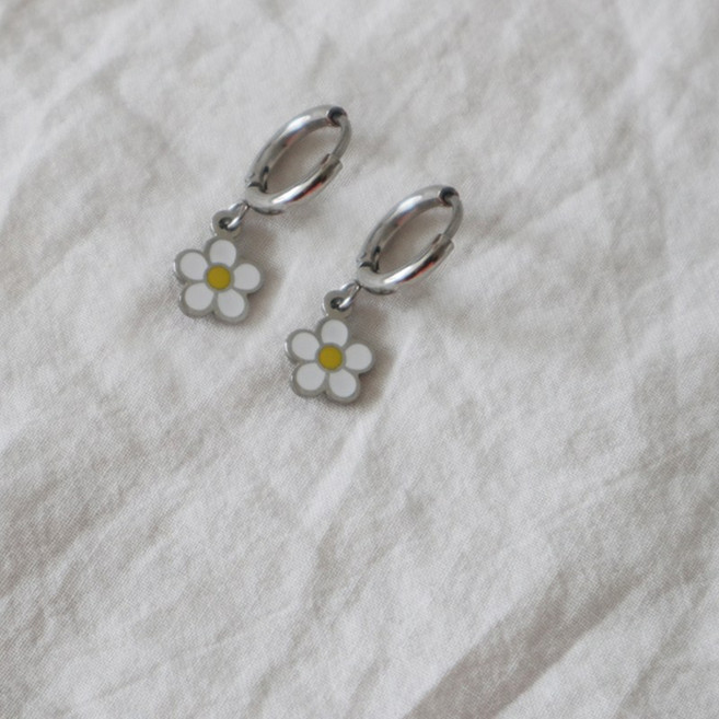 써지컬 스틸 데이지 꽃 원터치 링 귀걸이