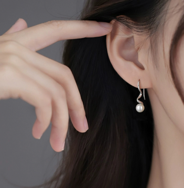 [925 Silver] 웨이브 라인 진주 후크 이어링 드롭 실버 우아한 포인트 은 귀걸이 데이트룩 데일리룩 오피스룩 주얼리