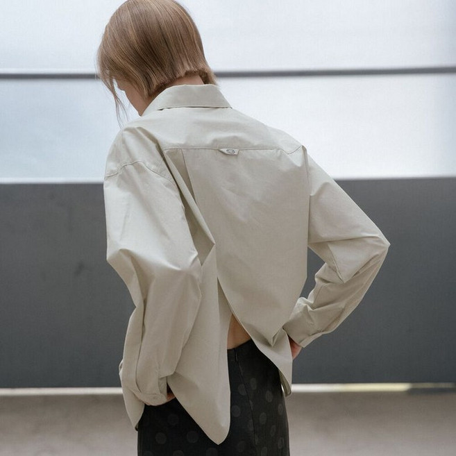 틸아이다이 주말혜택 Backslit detail soft cotton shirt_Light khaki 3816569 441493