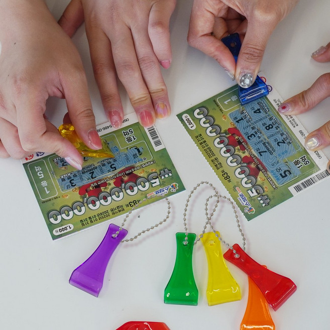 [DND] 귀여운 복권 스크래퍼 긁기 키링 행운 부적 10type 미니 긁긁이 행운의 긁개