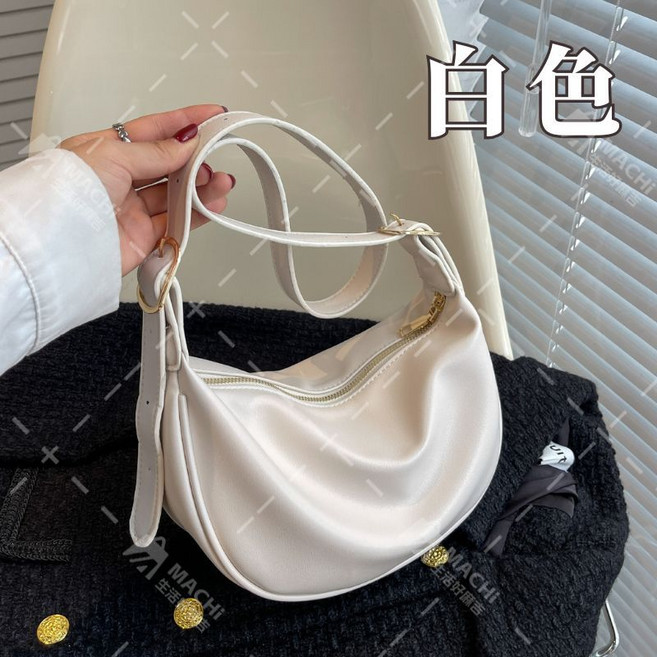 MACHI 皮革半月包 大容量設計, 雪白色