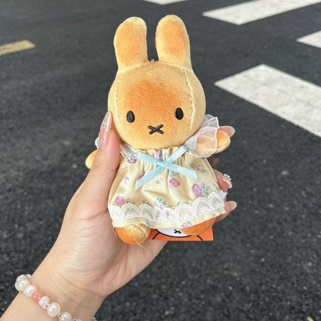 버터 토스트 미피 인형 키링 꽃무늬 원피스 봉제인형 가방 키링 캐릭터 굿즈
