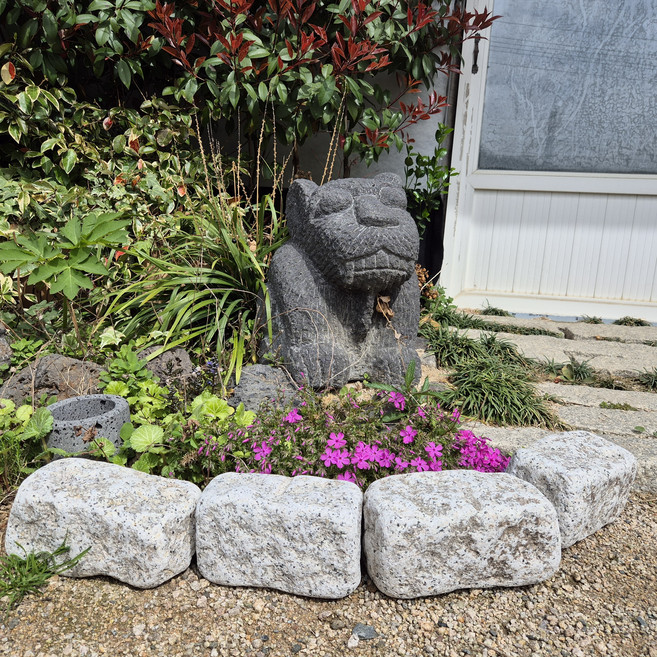 [레드조경] 화강석 화단 경계석 굴림 벽돌 10x10x20 cm, 4kg, 4개