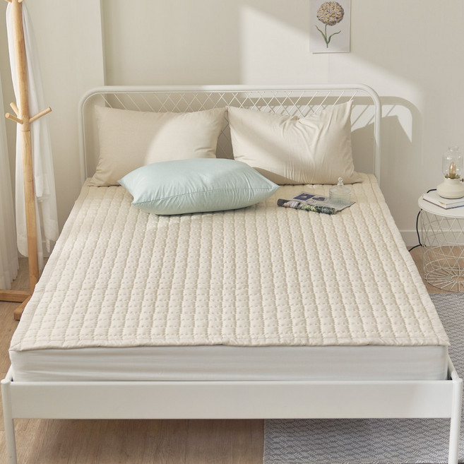 국내제조 띵스룸 몽글 먼지없는 알러지케어 사계절 고정밴드 침대패드, 몽글 크림