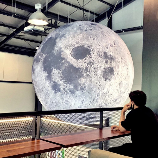 국내제작 1미터 야외 장식용 달조형물 LED달 LED벌룬 카페인테리어소품 (LED등포함)