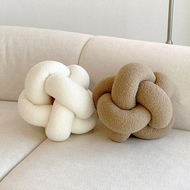 꼬임 부클레 쇼파쿠션 소파쿠션 꽈베기쿠션 3 color, 화이트