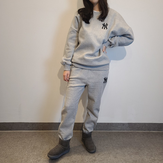 남여공용 루즈핏 데일리 뉴욕 로고 기모 레이어드 조거핏 트레이닝 세트