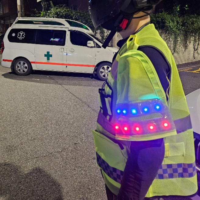 어깨 견장 경광등 야간 안전 라이딩 암밴드 LED 공사 현장 신호수 완장, 1개