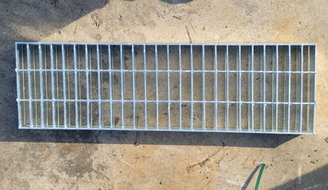 스틸그레이팅(전규격) 배수로 수로관 그레이팅 덮개 맨홀 집수정 측구수로관 뚜껑 무소음트렌치 맨홀뚜껑, 1개