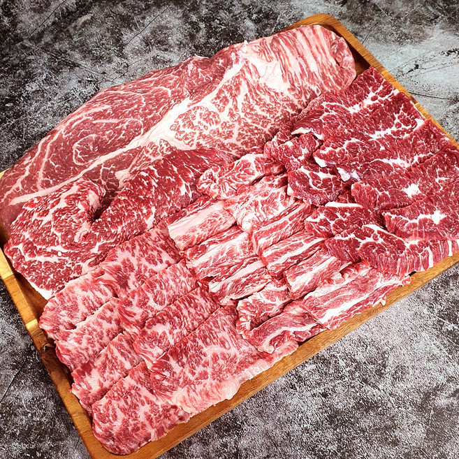 투뿔 한우구이용 1kg 한우세트 1++(8)등급 갈비살 업진살 채끝살 앞치마살 등심 부모님선물 당신애한우 한상모듬, 1세트