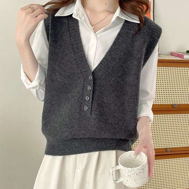 바바 여성 브이넥 반버튼 루즈핏 니트 조끼