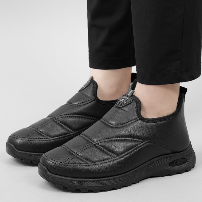 SSOOSS 털신발 방한화 효도화 여성 털운동화 방한 신발 패딩 슬립온 남성 겨울 운동화 R4H76EC