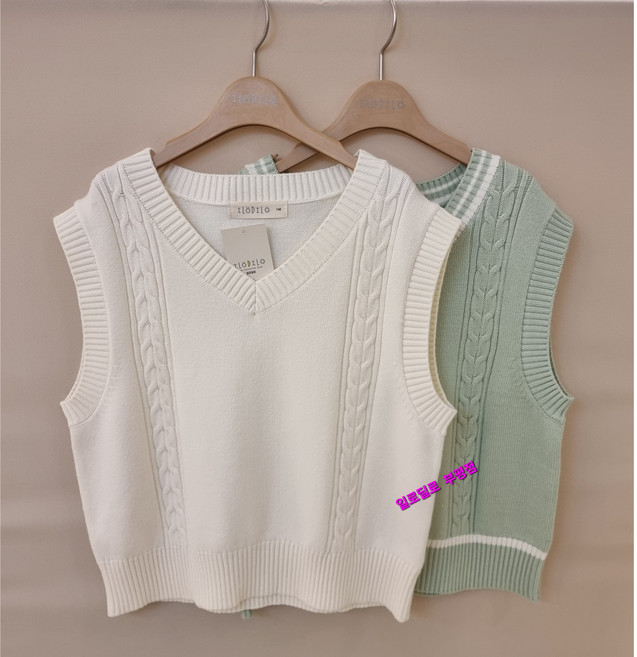 일로딜로 부평점 '26NEW 깔끔한 브이넥 디자인! 활용도 좋고 어디든 잘 어울리는 모던한 아동 니트 베스트