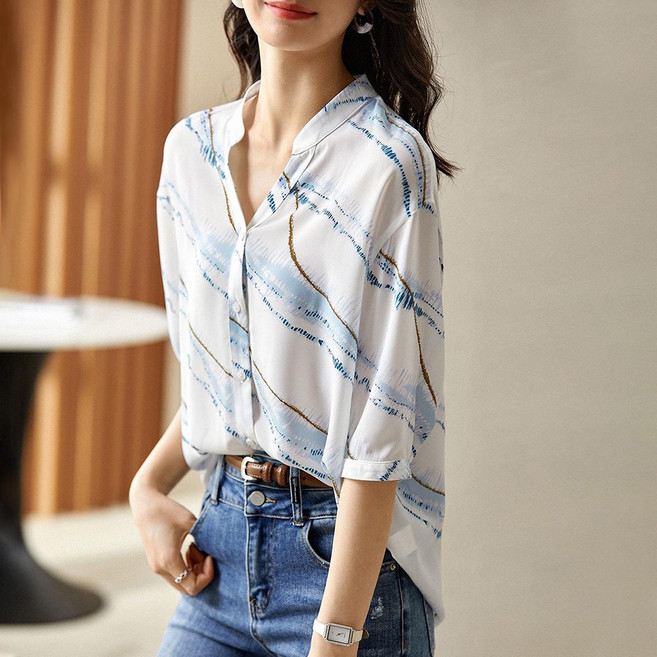 셀럽당 여자 셔츠 여름 패션 스트라이프 프린트 브이넥 칠부 시폰 블라우스 E02866