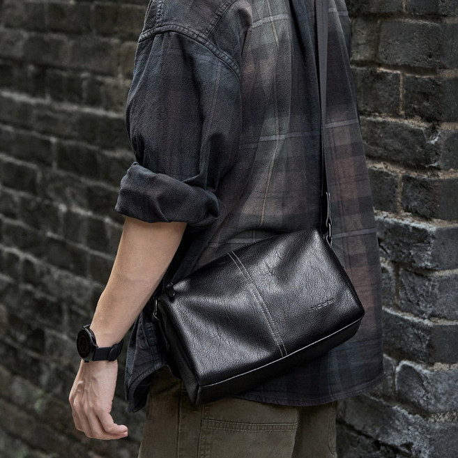 지디오 남성 가죽 크로스백 스퀘어 숄더백