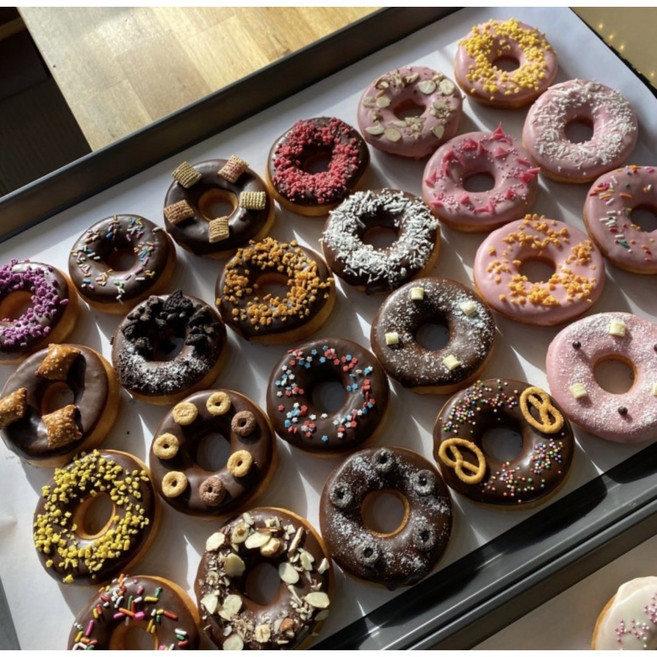 수제 오리지날 쌀 아로니아 커피 토핑 맛있는 도넛츠 초코 전문 도너츠 식사대용빵, 아로니아 도넛(12개), 70g, 12개